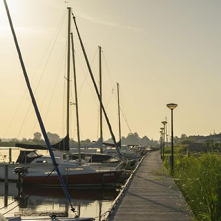 Waterchalet Number 6 Recreationpark Yn'E Lijte Grou Met Ligplaats Boot别墅 外观 照片